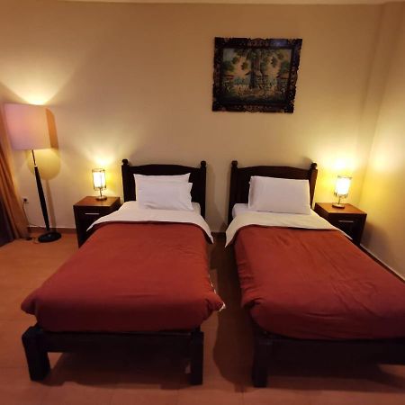 Dalia Budget Hotel Сенгиги Екстериор снимка